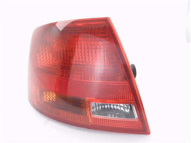 Lampa zespolona tylna lewa zewnętrzna 8E9945095C VAG