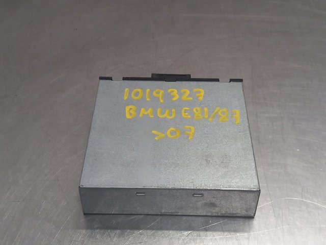 8ES00947920 BMW