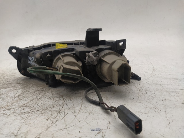 Reflektor prawy Mazda 323 BA