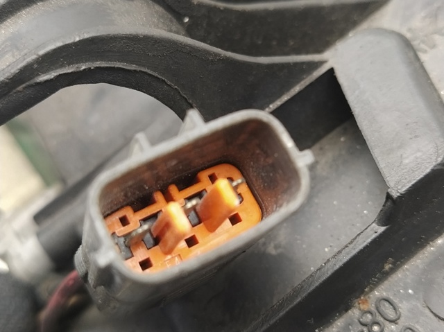 Reflektor prawy Mazda 323 BA