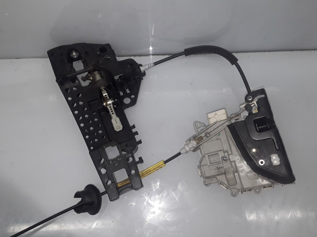 Zamek drzwi przednich lewych 8J2837015C VAG