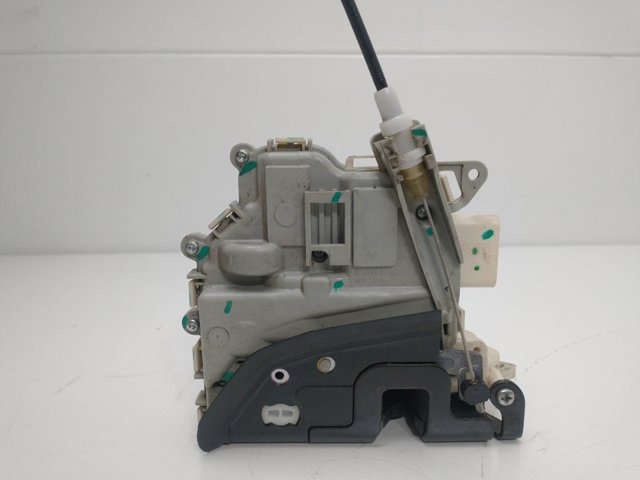 Zamek drzwi przednich lewych 8J2837015C VAG