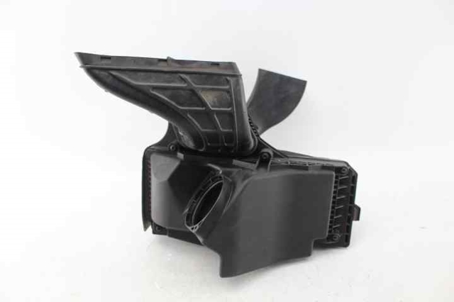 Obudowa filtra powietrza 8K0133837BF VAG