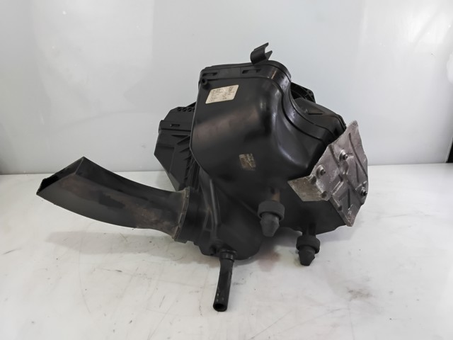 Obudowa filtra powietrza 8K0133837T VAG