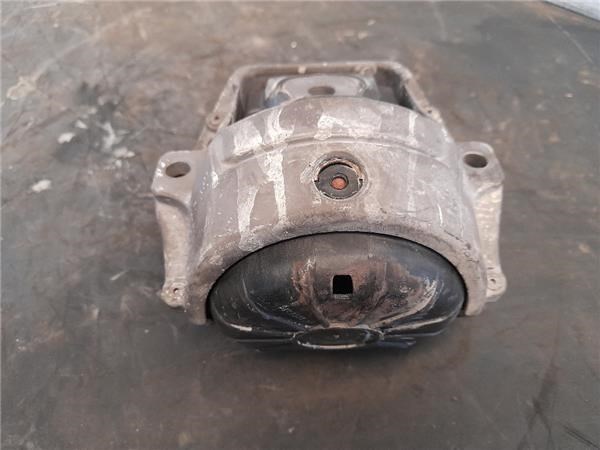 Poduszka (podpora) silnika lewa 8K0199381 VAG