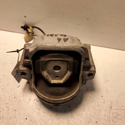 Poduszka (podpora) silnika lewa 8K0199381GQ VAG