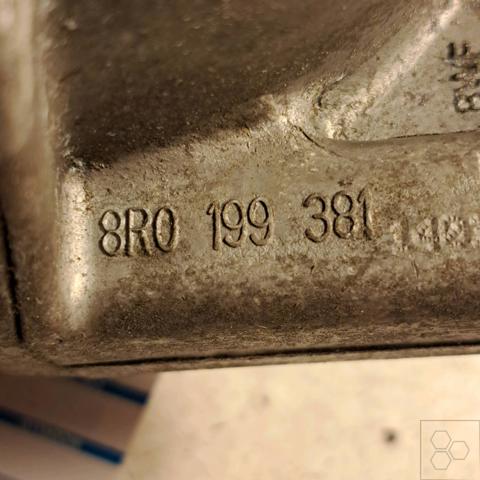 Poduszka (podpora) silnika lewa 8K0199381GQ VAG