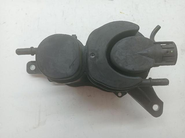 POCHŁANIACZ PAR PALIWA Audi A4 8K2