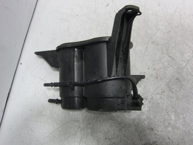 POCHŁANIACZ PAR PALIWA Audi A4 8K2