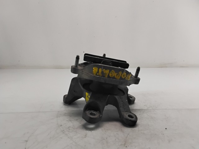 Wspornik poduszki skrzyni biegów 8K0399151 VAG