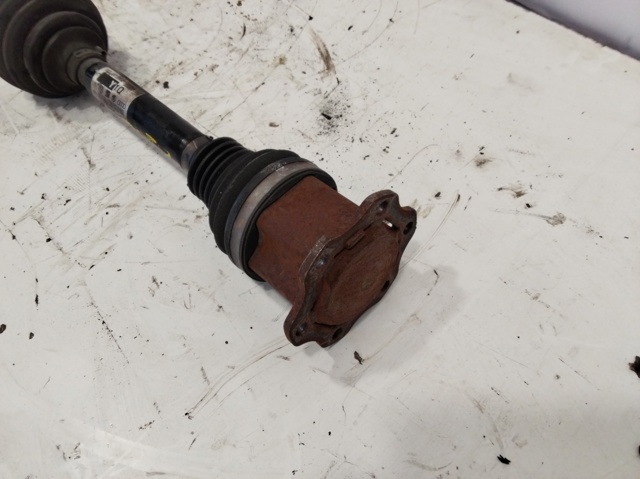 Półoś napędowa przednia 8K0407271Q VAG