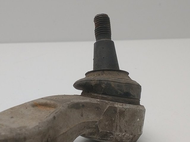 8K0407696F VAG