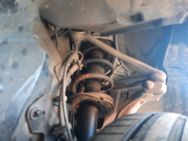 Amortyzator przedni 8K0413031CA VAG