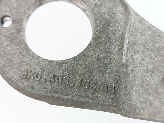 Czop (zwrotnica) tylny prawy 8K0505432AP VAG