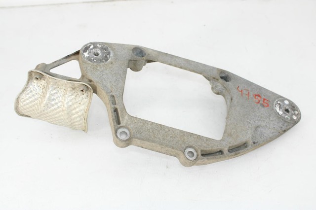 Wspornik (trawers) tylnego reduktora przedni 8K0599287G VAG