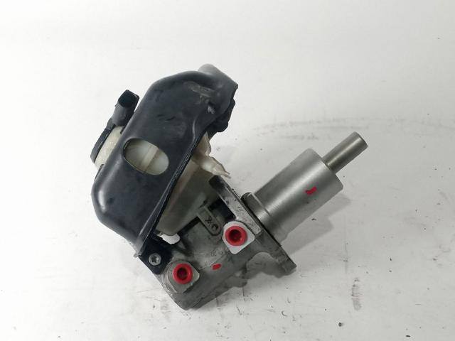 Główny cylinder hamulców 8K0611021B VAG