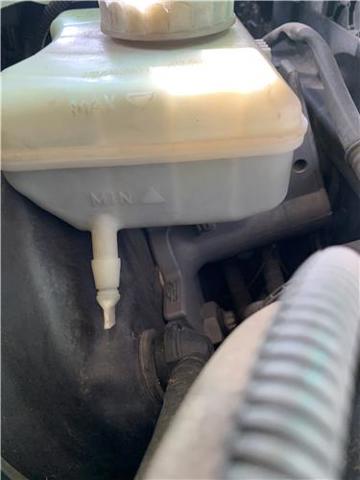 Główny cylinder hamulców 8K0611021B VAG