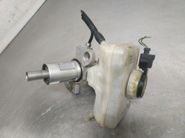 Zbiorniczek głównego cylindra hamulcowego (płynu hamulcowego) 8K0611301A VAG