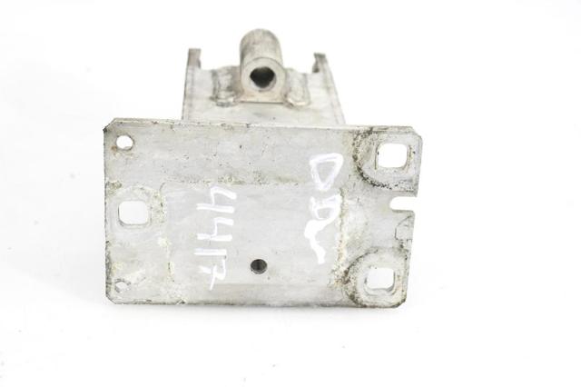Wspornik wzmocnienia zderzaka przedniego 8K0807134B VAG