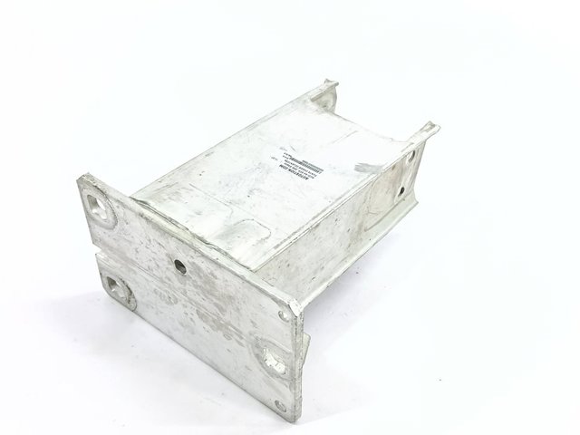 Wspornik wzmocnienia zderzaka przedniego 8K0807134C VAG