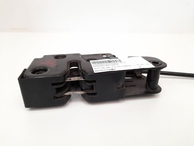 Zamek maski 8K0823509A VAG