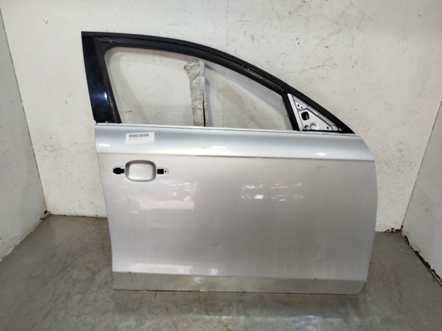 Drzwi przednie prawe 8K0831052J VAG