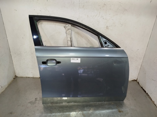Drzwi przednie prawe 8K0831052J VAG