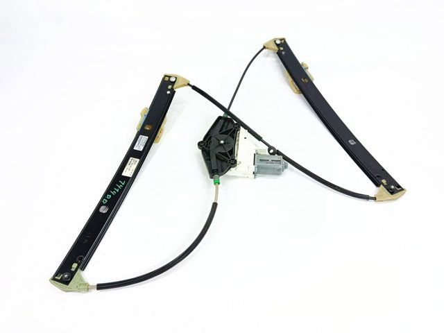 Mechanizm podnoszenia szyby drzwi przednich prawych 8K0837462 VAG