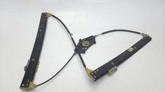 Mechanizm podnoszenia szyby drzwi przednich prawych 8K0837462 VAG