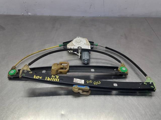 Mechanizm podnoszenia szyby drzwi przednich prawych 8K0837462 VAG
