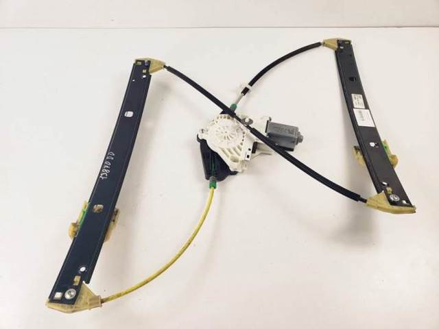 Mechanizm podnoszenia szyby drzwi przednich prawych 8K0837462A VAG
