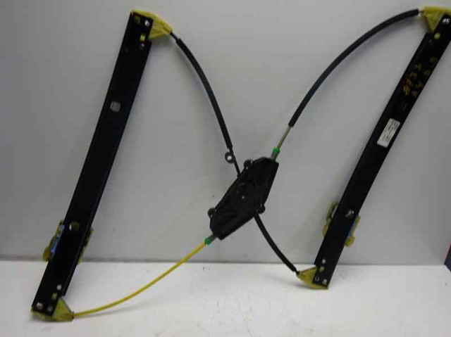 Mechanizm podnoszenia szyby drzwi przednich prawych 8K0837462A VAG