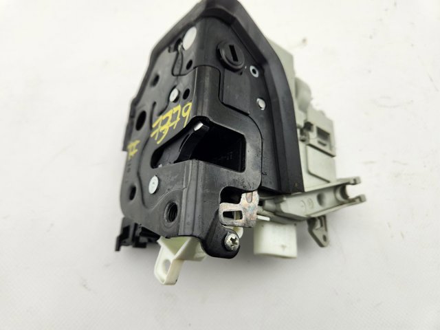 Zamek drzwi tylnych lewych 8K0839015 VAG