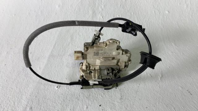 Zamek drzwi tylnych lewych 8K0839015 PORSCHE