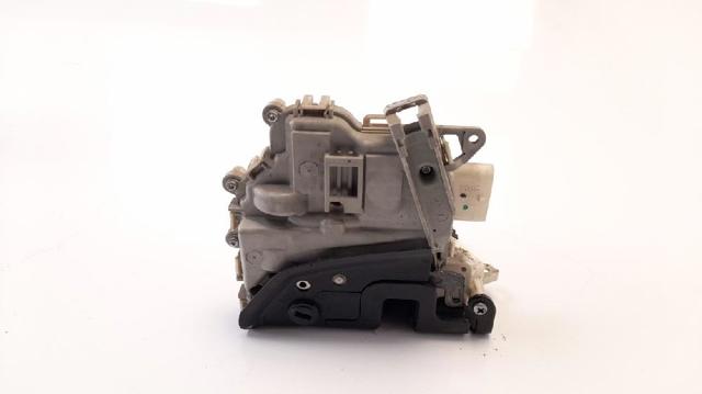 Zamek drzwi tylnych lewych 8K0839015C VAG