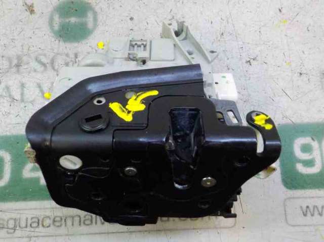Zamek drzwi tylnych lewych 8K0839015C VAG