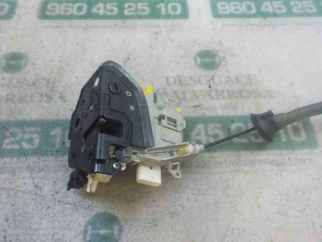 Zamek drzwi tylnych lewych 8K0839015C VAG
