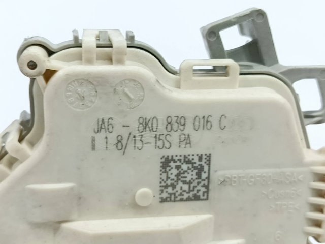 Zamek drzwi tylnych prawych 8K0839016C VAG