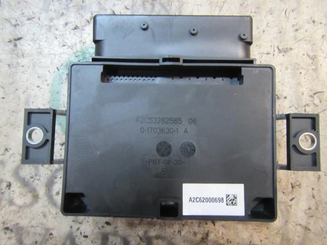 Sterownik elektromechanicznego hamulca postojowego (ręcznego) 8K0907801P VAG