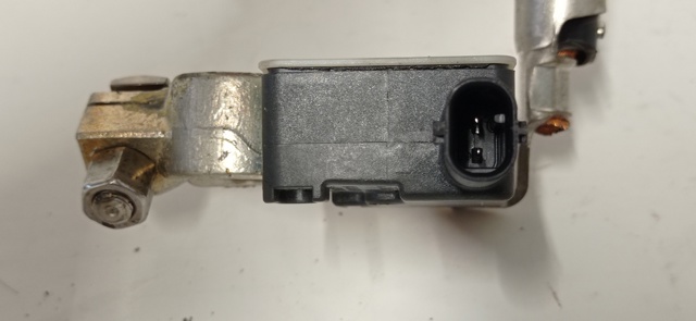 Przewód masowy akumulatora 8K0915181B VAG