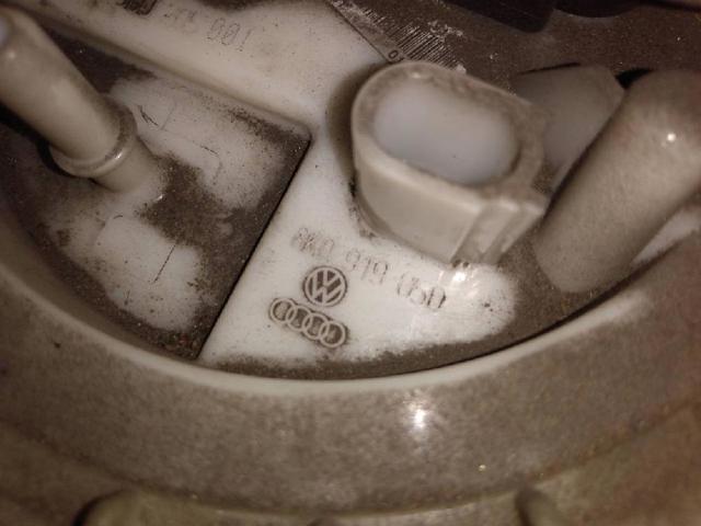 Moduł pompy paliwowej z czujnikiem poziomu paliwa 8K0919050 VAG