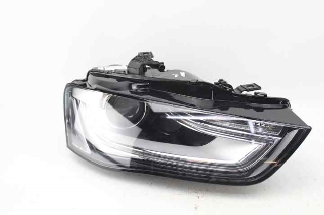 Reflektor prawy 8K0941044F VAG