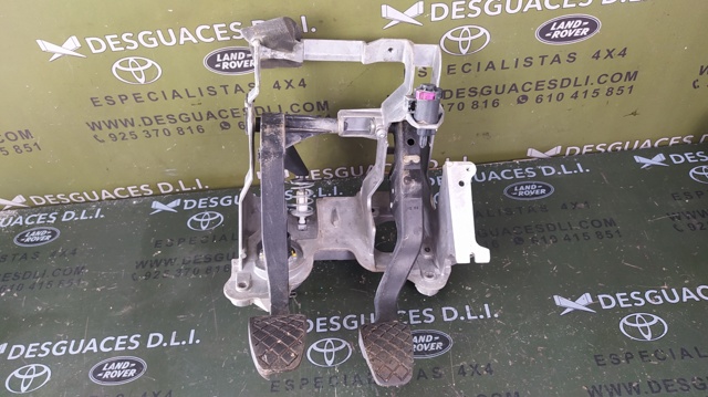 Pedał sprzęgła Audi A4 8K2
