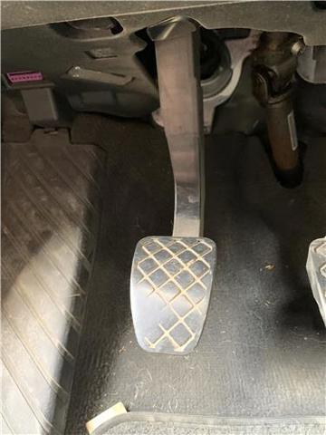 Pedał sprzęgła Audi A4 8K2