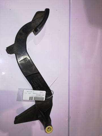 Pedał sprzęgła Audi A4 8K2