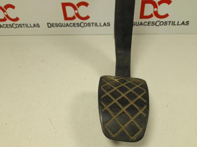 Pedał sprzęgła Audi A4 8K2