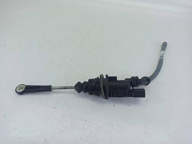 Cylinder sprzęgła główny 8K1721401H VAG