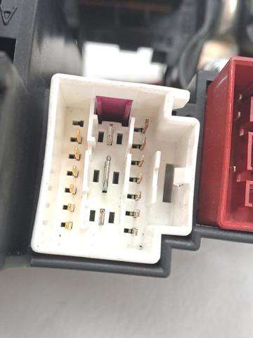 Skrzynka bezpieczników Audi A4 8K2