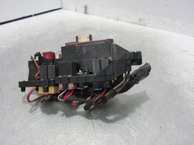 Skrzynka bezpieczników Audi A4 8K2