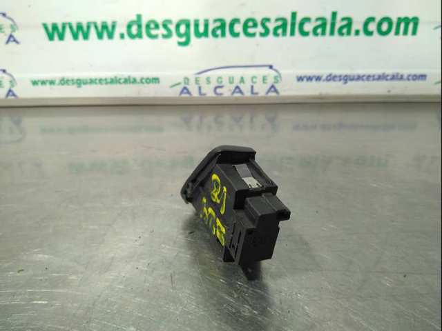 Przycisk włączania światła awaryjnego Audi A5 8T3